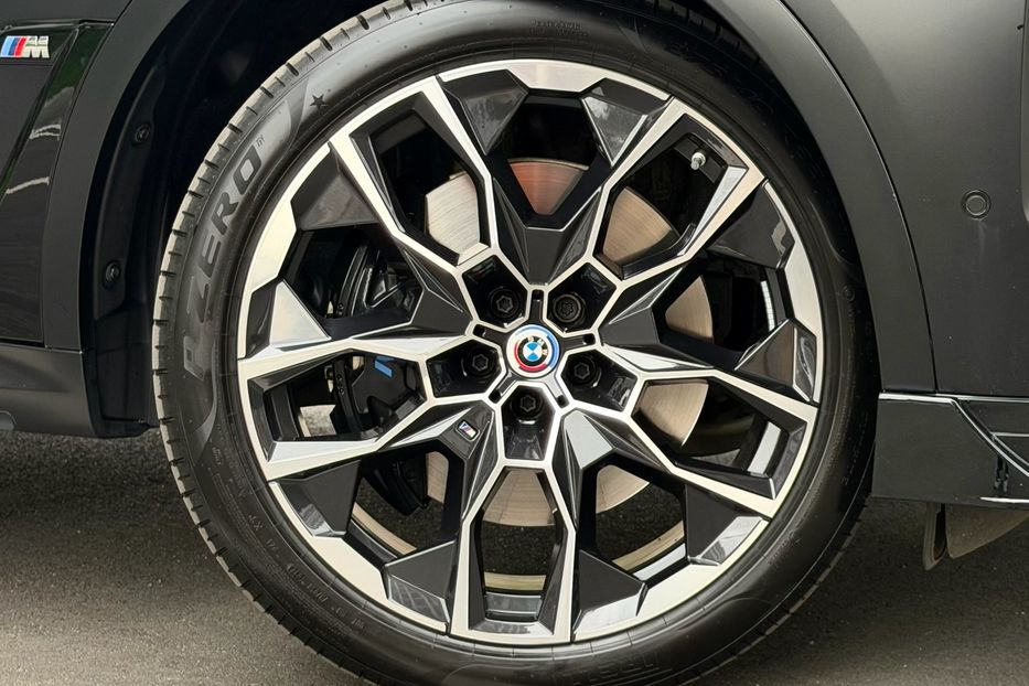 Продам BMW X7 M60i 2024 года в Киеве