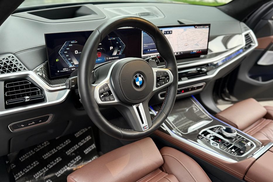 Продам BMW X7 M60i 2024 года в Киеве