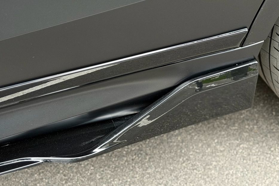 Продам BMW X7 M60i 2024 года в Киеве