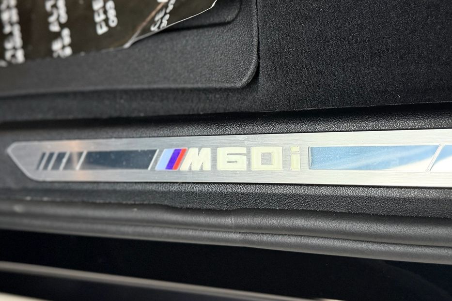 Продам BMW X7 M60i 2024 года в Киеве