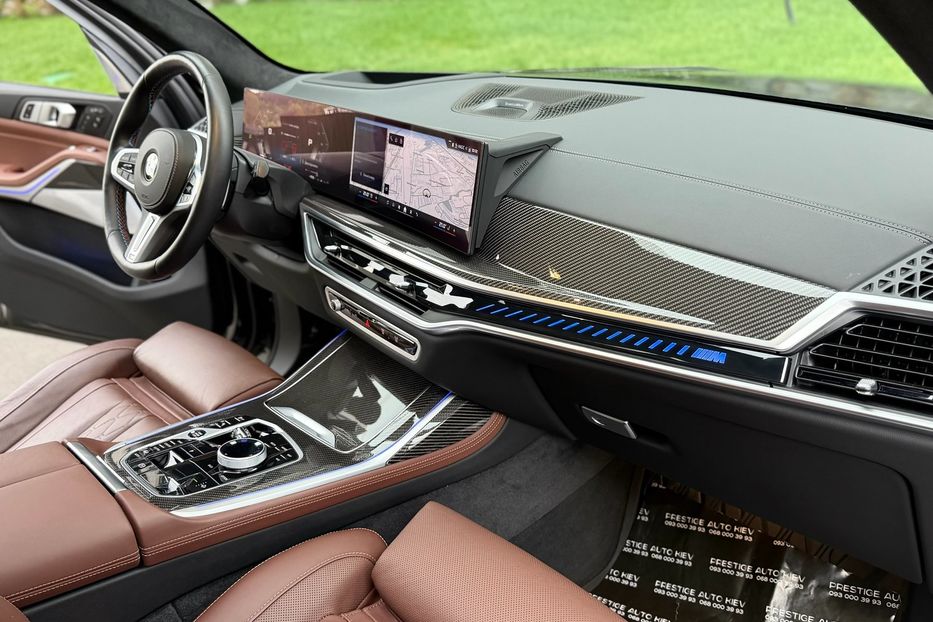 Продам BMW X7 M60i 2024 года в Киеве