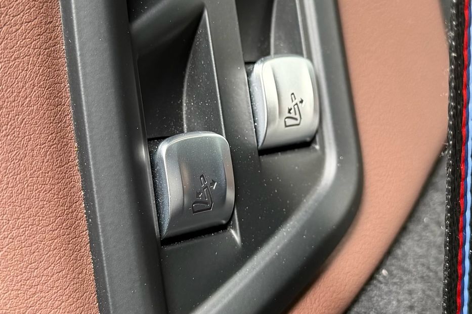 Продам BMW X7 M60i 2024 года в Киеве