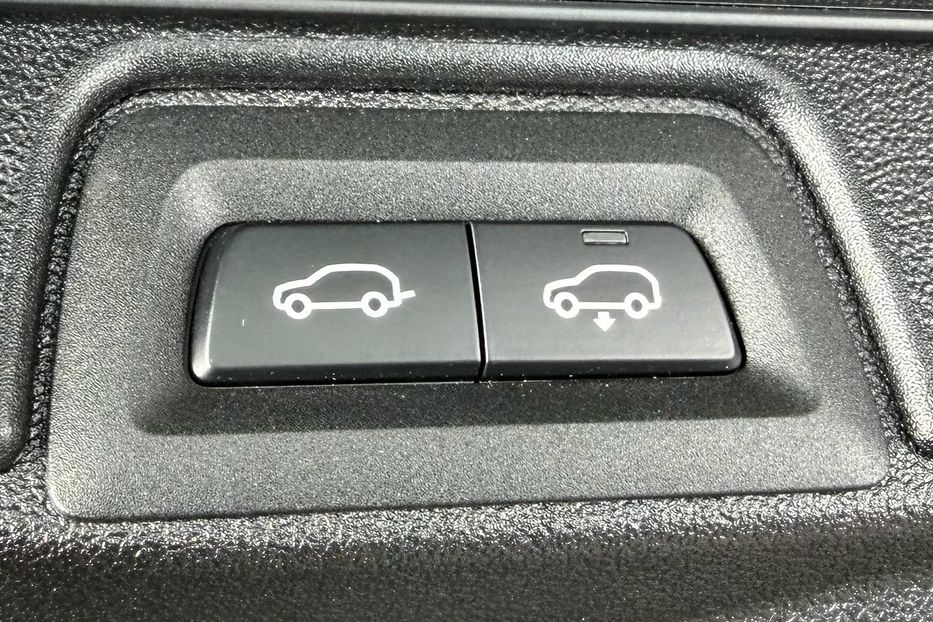 Продам BMW X7 M60i 2024 года в Киеве