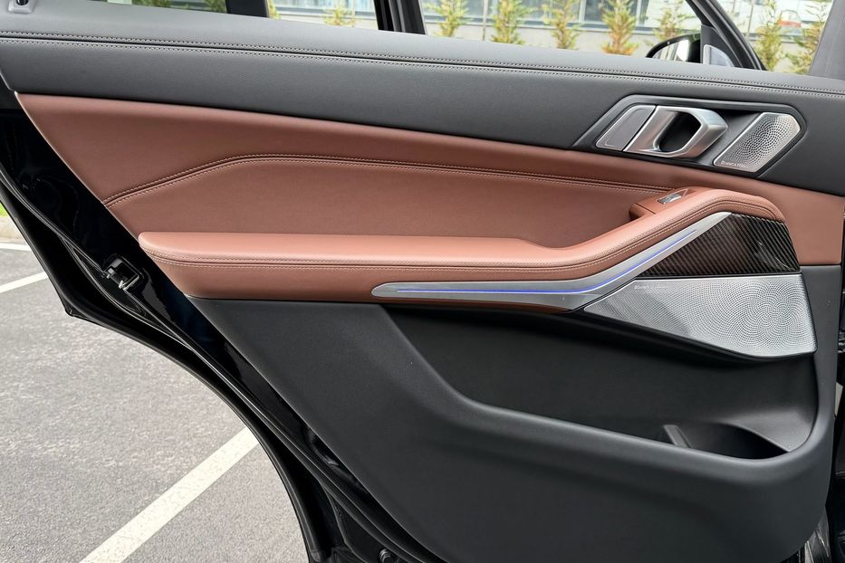 Продам BMW X7 M60i 2024 года в Киеве