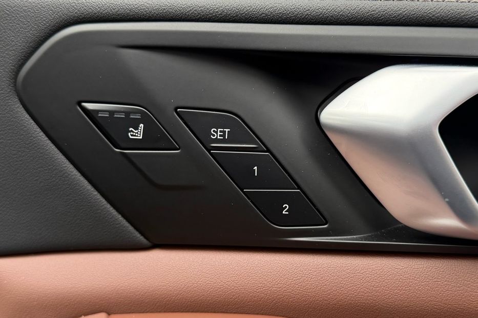 Продам BMW X7 M60i 2024 года в Киеве