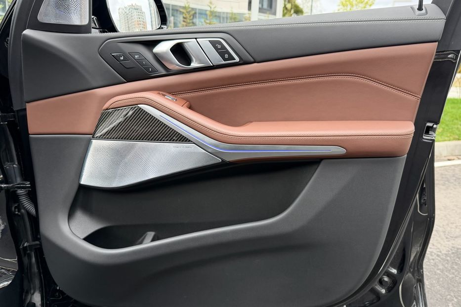 Продам BMW X7 M60i 2024 года в Киеве