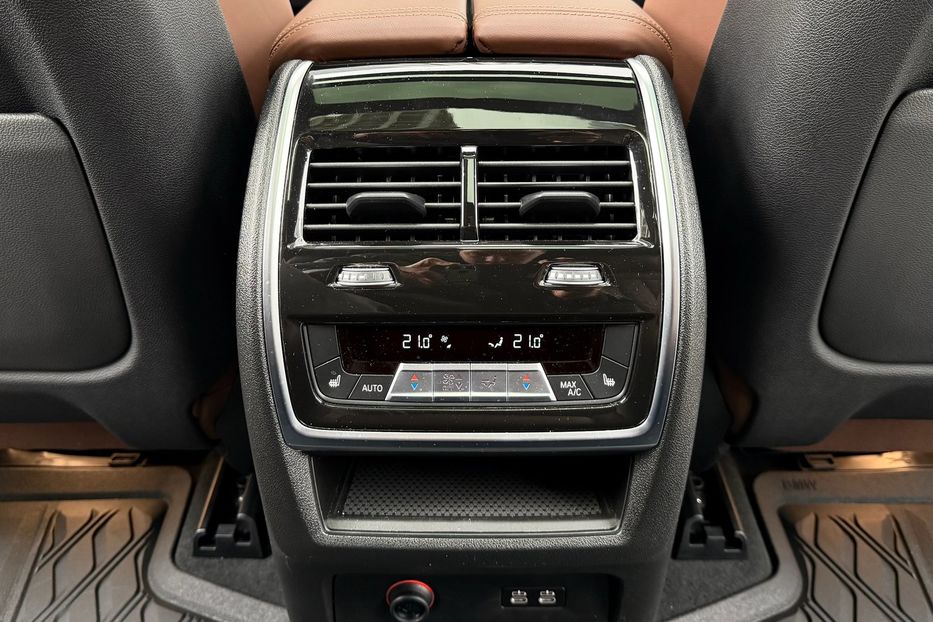 Продам BMW X7 M60i 2024 года в Киеве