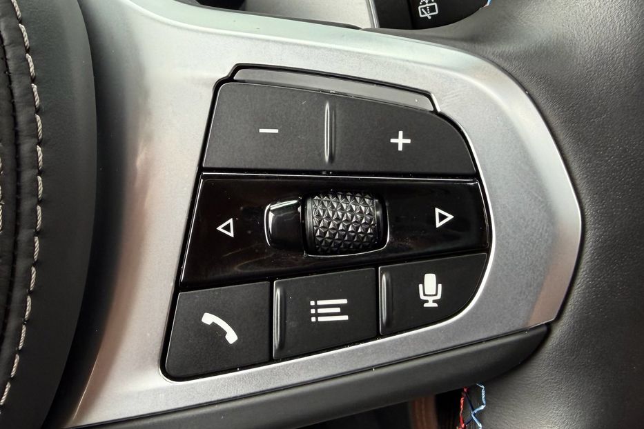 Продам BMW X7 M60i 2024 года в Киеве