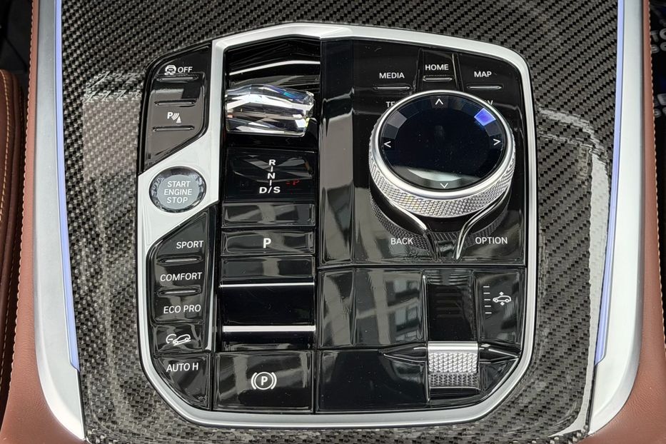 Продам BMW X7 M60i 2024 года в Киеве