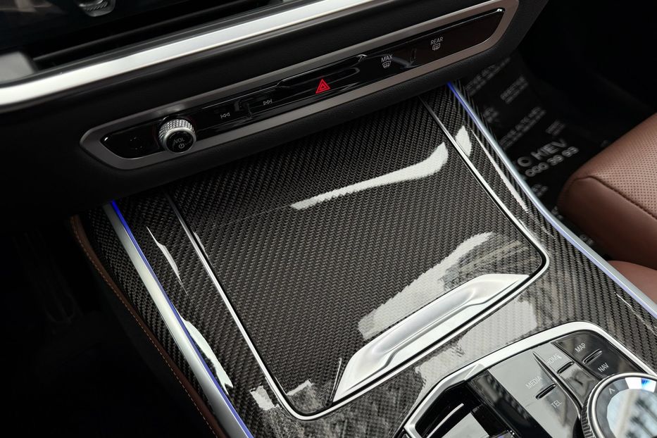 Продам BMW X7 M60i 2024 года в Киеве