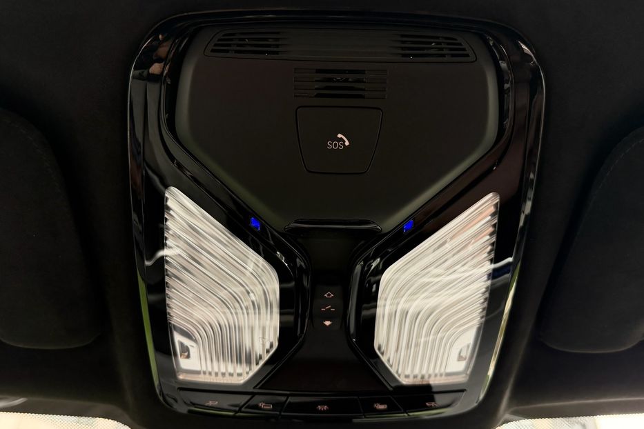 Продам BMW X7 M60i 2024 года в Киеве