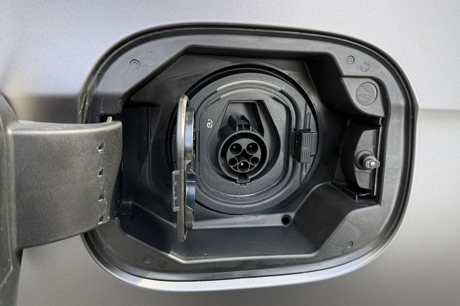 Продам Mercedes-Benz S-Class AMG 63e Long 2024 года в Киеве