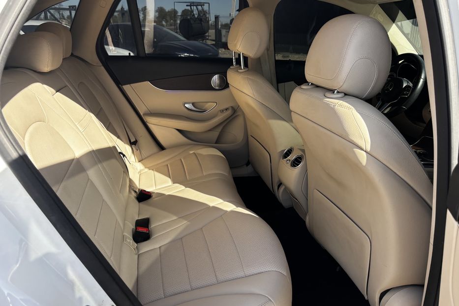 Продам Mercedes-Benz GLC-Class GLC-Class 300 2020 года в Львове