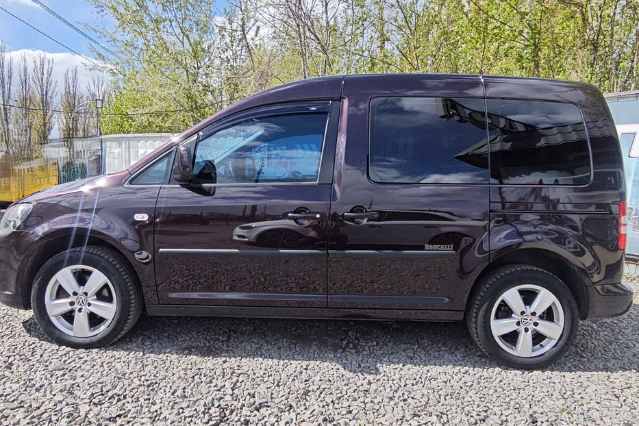 Продам Volkswagen Caddy пасс. 2.0 MT (109 к.с.) 2011 года в Киеве