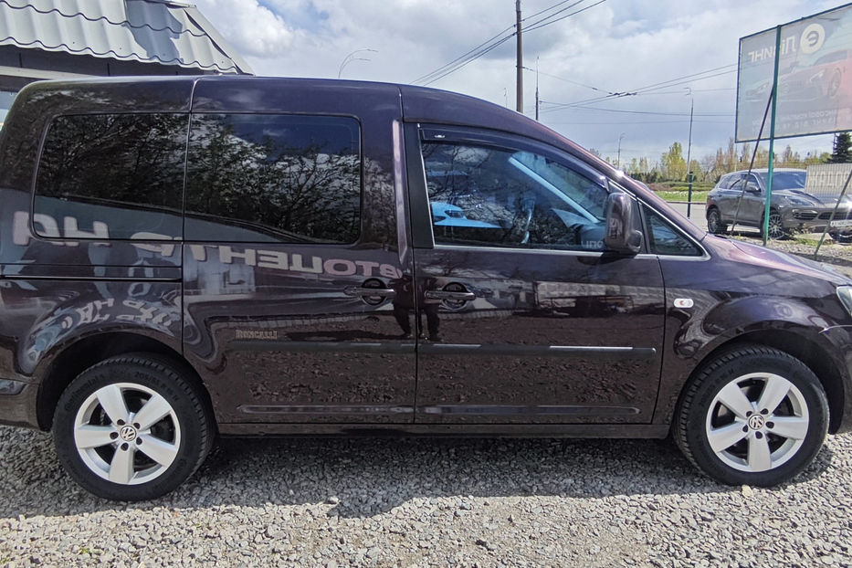 Продам Volkswagen Caddy пасс. 2.0 MT (109 к.с.) 2011 года в Киеве