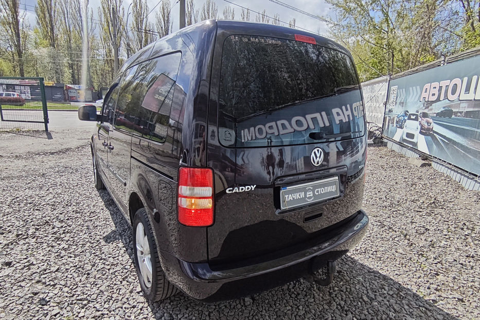 Продам Volkswagen Caddy пасс. 2.0 MT (109 к.с.) 2011 года в Киеве