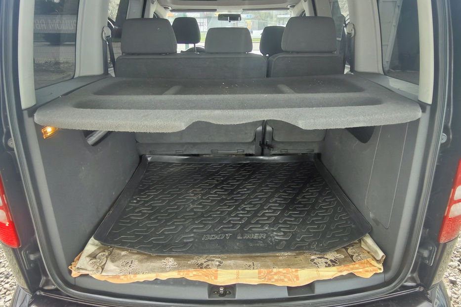 Продам Volkswagen Caddy пасс. 2.0 MT (109 к.с.) 2011 года в Киеве