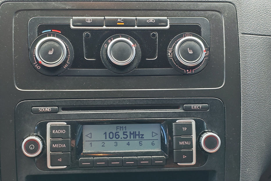 Продам Volkswagen Caddy пасс. 2.0 MT (109 к.с.) 2011 года в Киеве