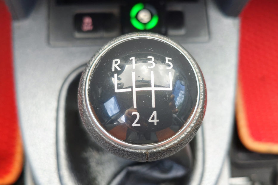 Продам Volkswagen Caddy пасс. 2.0 MT (109 к.с.) 2011 года в Киеве