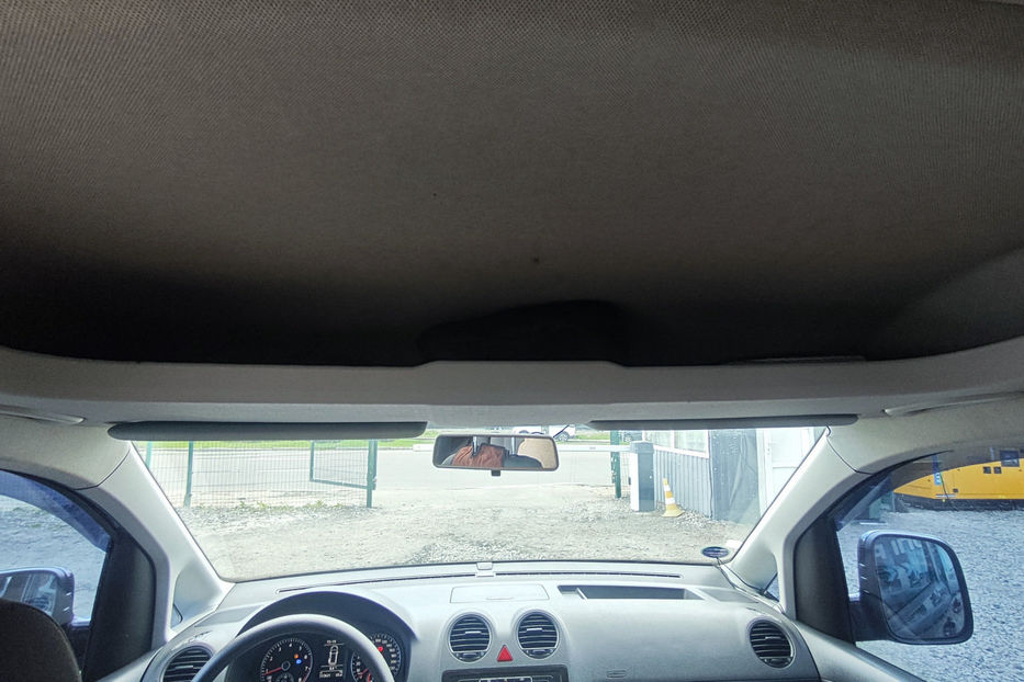 Продам Volkswagen Caddy пасс. 2.0 MT (109 к.с.) 2011 года в Киеве