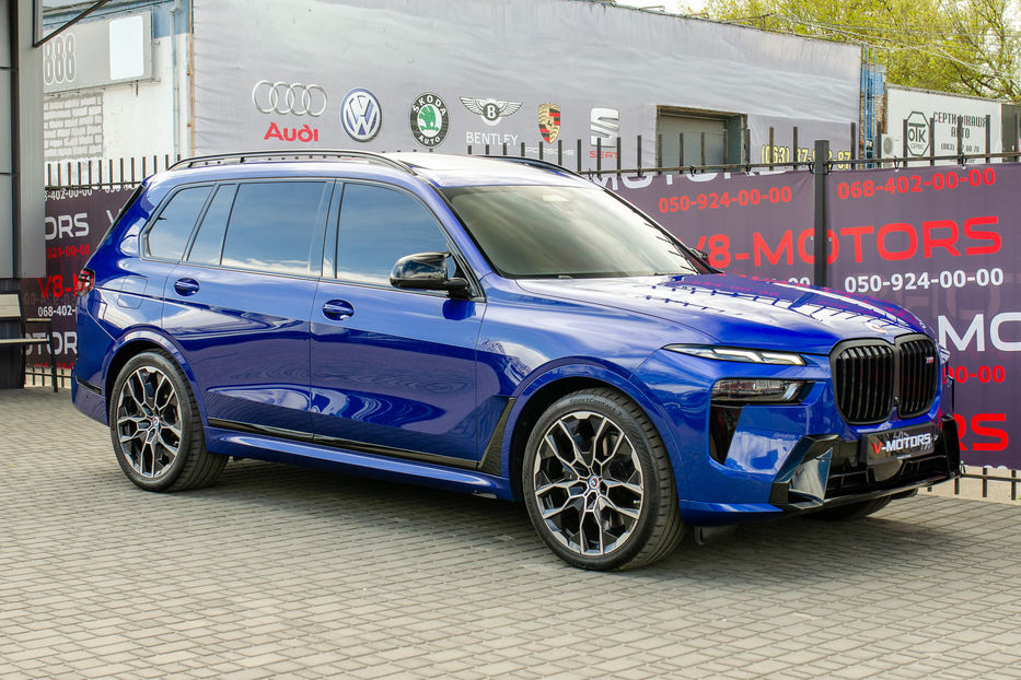 Продам BMW X7 M60i Xdrive 2023 года в Киеве