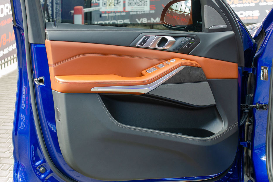 Продам BMW X7 M60i Xdrive 2023 года в Киеве