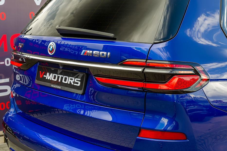 Продам BMW X7 M60i Xdrive 2023 года в Киеве