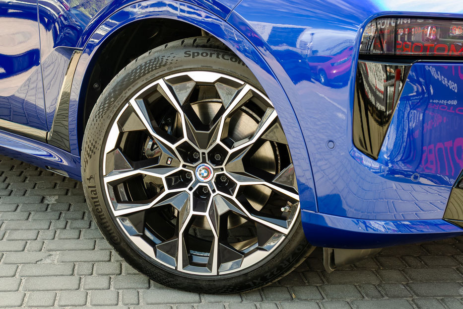 Продам BMW X7 M60i Xdrive 2023 года в Киеве