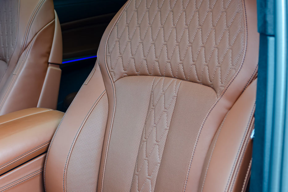 Продам BMW X7 M60i Xdrive 2023 года в Киеве