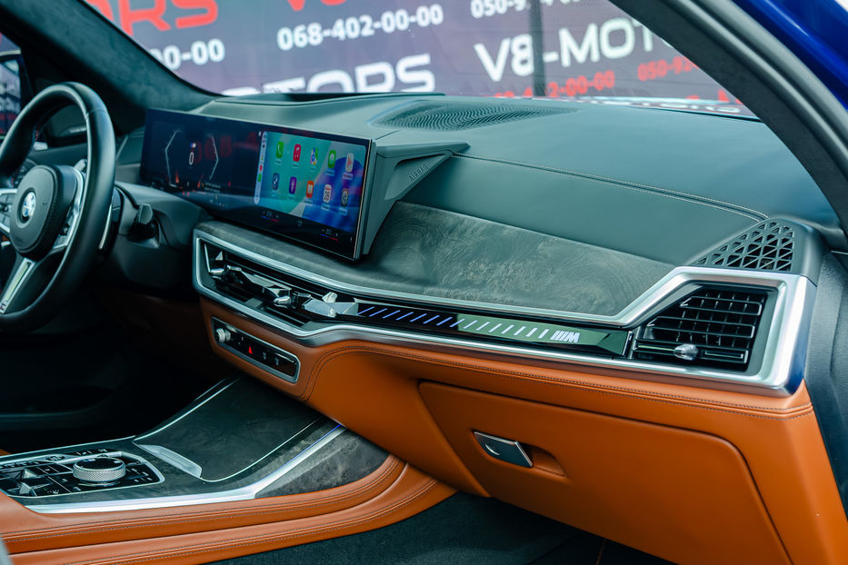 Продам BMW X7 M60i Xdrive 2023 года в Киеве