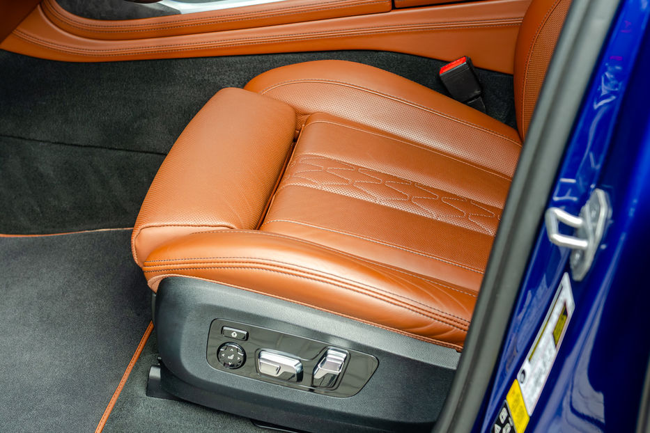 Продам BMW X7 M60i Xdrive 2023 года в Киеве