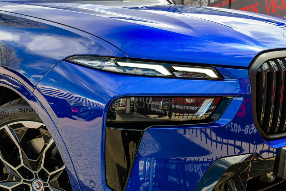 Продам BMW X7 M60i Xdrive 2023 года в Киеве