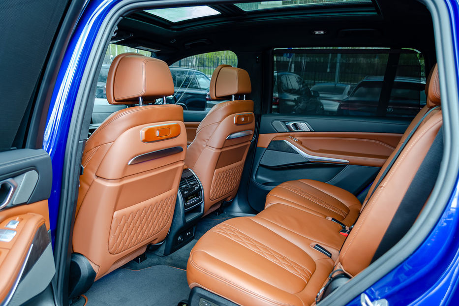 Продам BMW X7 M60i Xdrive 2023 года в Киеве