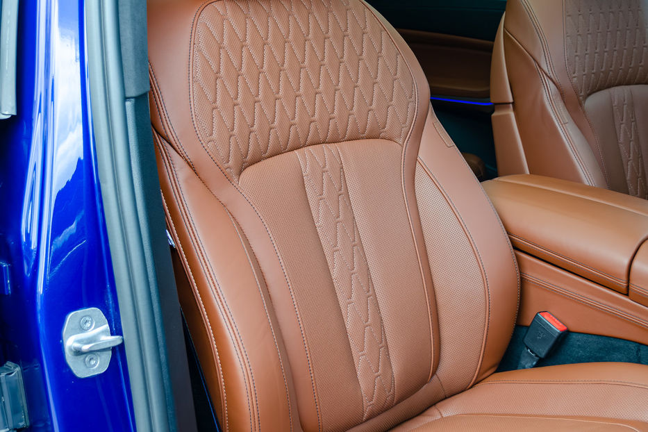 Продам BMW X7 M60i Xdrive 2023 года в Киеве