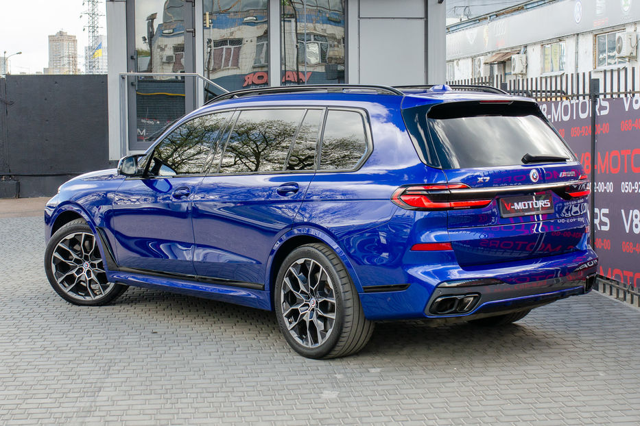 Продам BMW X7 M60i Xdrive 2023 года в Киеве