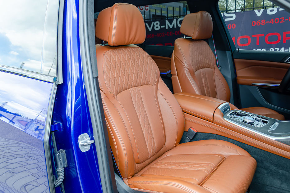 Продам BMW X7 M60i Xdrive 2023 года в Киеве