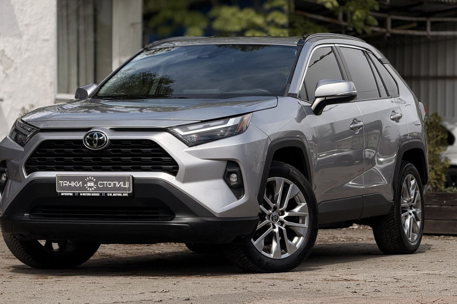 Продам Toyota Rav 4 2.5 e-CVT (222 к.с.) • XLE 2022 года в Киеве
