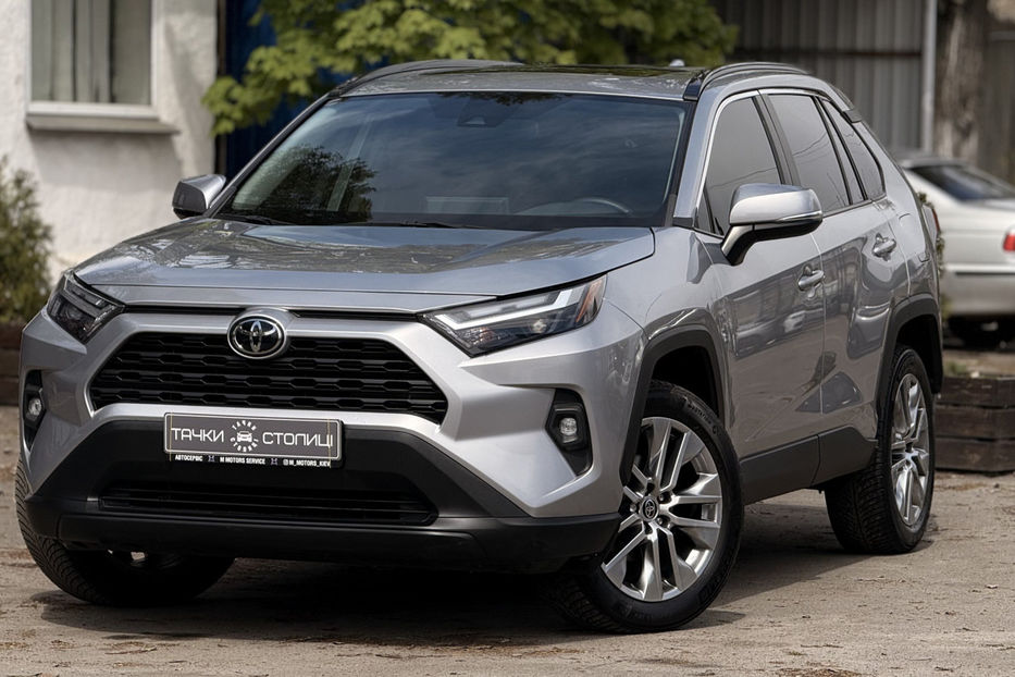 Продам Toyota Rav 4 2.5 e-CVT (222 к.с.) • XLE 2022 года в Киеве