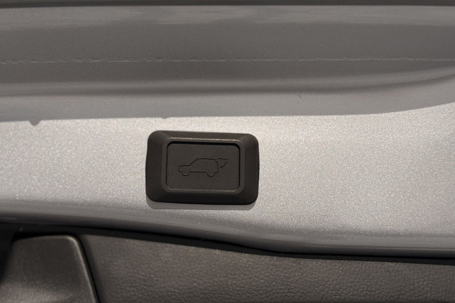 Продам Toyota Rav 4 2.5 e-CVT (222 к.с.) • XLE 2022 года в Киеве