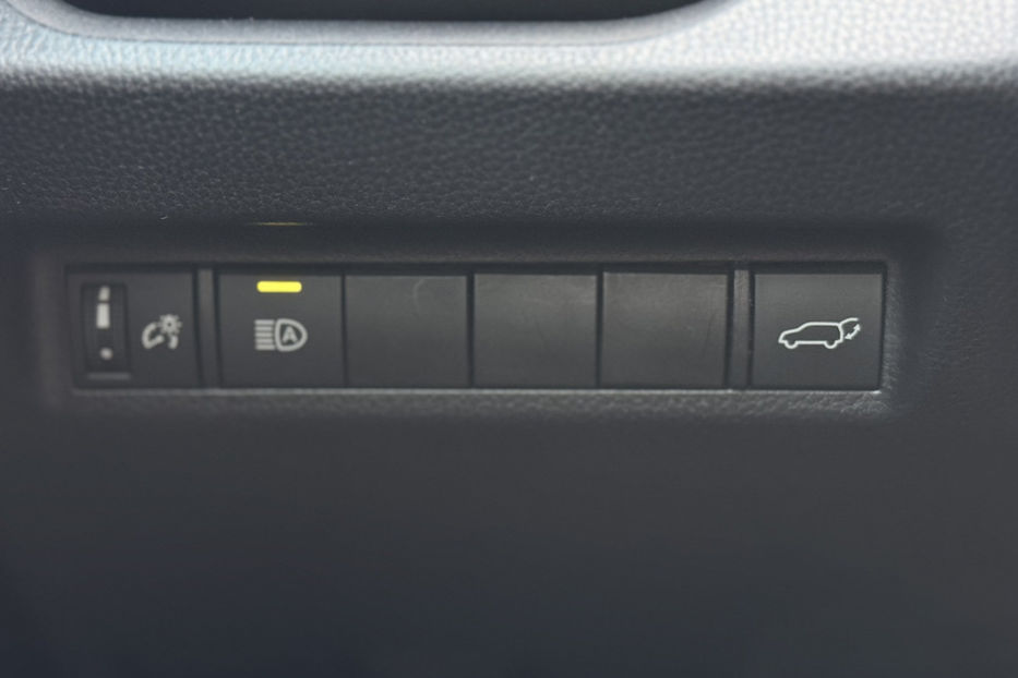 Продам Toyota Rav 4 2.5 e-CVT (222 к.с.) • XLE 2022 года в Киеве