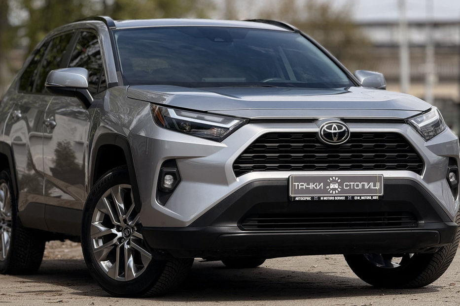 Продам Toyota Rav 4 2.5 e-CVT (222 к.с.) • XLE 2022 года в Киеве
