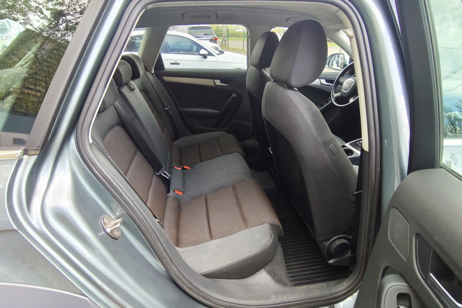 Продам Audi A4 Allroad 2.0 TFSI AT (211 к.с.) Quattro 2011 года в Киеве