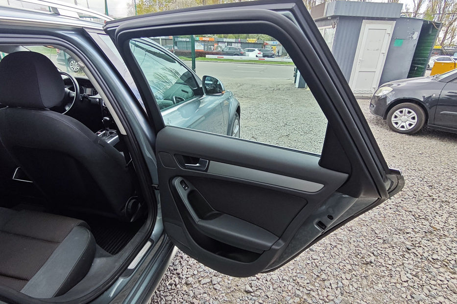 Продам Audi A4 Allroad 2.0 TFSI AT (211 к.с.) Quattro 2011 года в Киеве