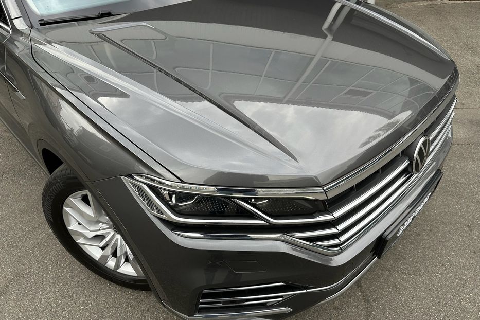 Продам Volkswagen Touareg TDI Elegance  2021 года в Киеве