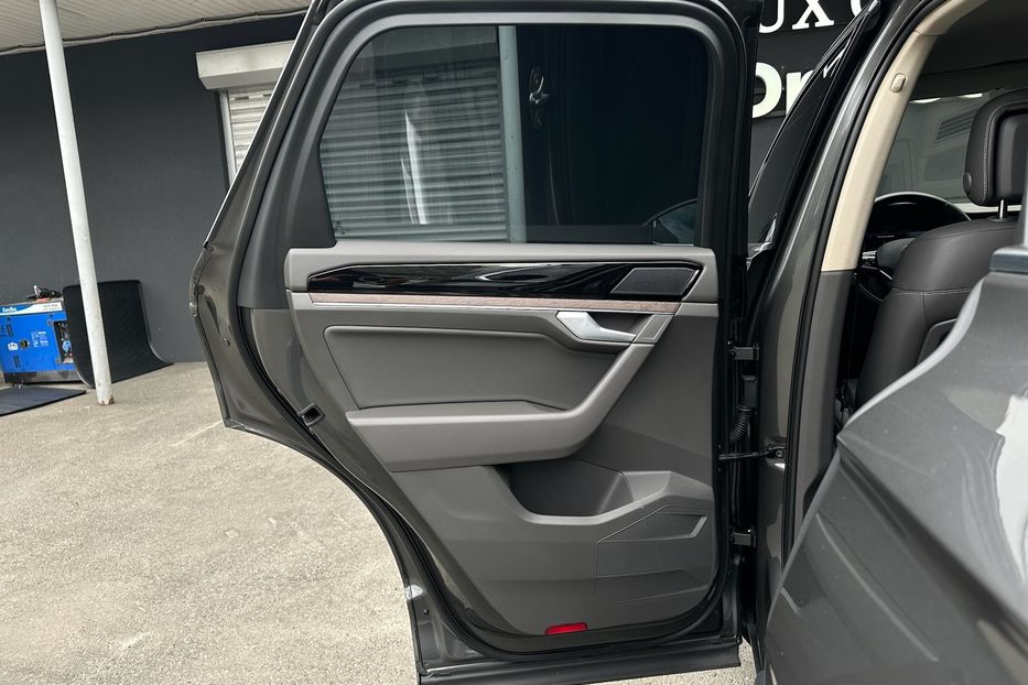 Продам Volkswagen Touareg TDI Elegance  2021 года в Киеве