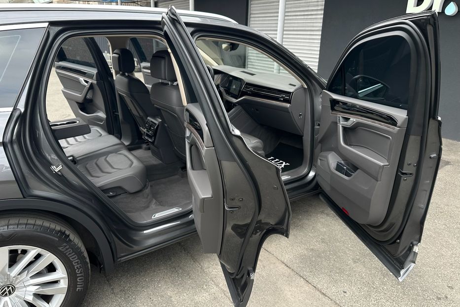 Продам Volkswagen Touareg TDI Elegance  2021 года в Киеве