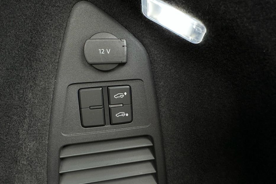 Продам Volkswagen Touareg TDI Elegance  2021 года в Киеве