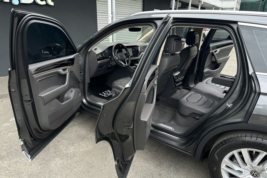 Продам Volkswagen Touareg TDI Elegance  2021 года в Киеве