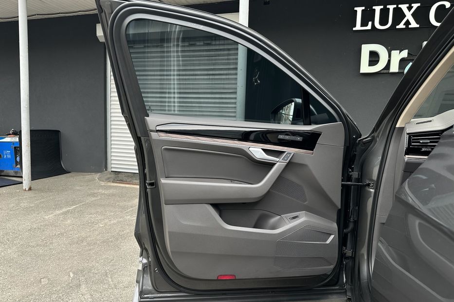 Продам Volkswagen Touareg TDI Elegance  2021 года в Киеве