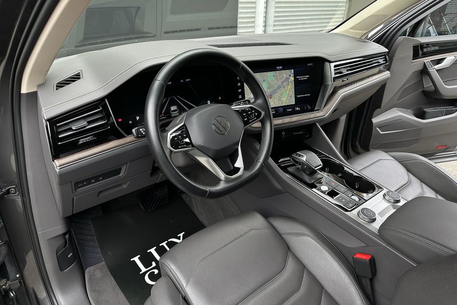 Продам Volkswagen Touareg TDI Elegance  2021 года в Киеве